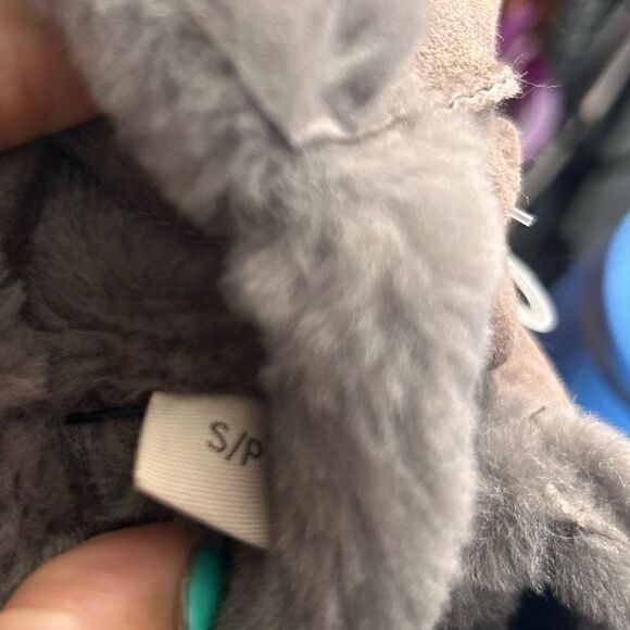 UGG Fur Suede and Leather Winter Gloves NWT - Picture 4 of 4